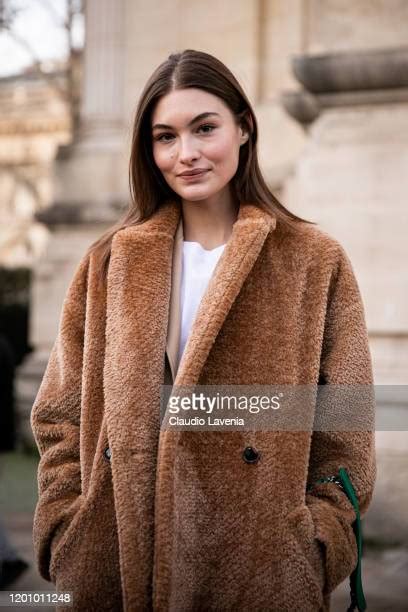 Model Grace Elizabeth Photos And Premium High Res Pictures Getty Images