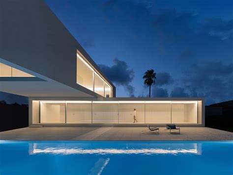 Fran Silvestre Arquitectos Completes House Of Sand With Cantilevered