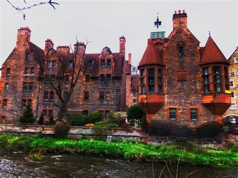 Suscríbete para no perderte ninguna aventura! Casas de Edimburgo foto de archivo. Imagen de europa ...