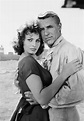 Sofía Loren y Cary Grant. Fotografía promicional de la pel… | Flickr