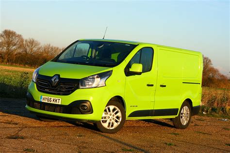 Renault Trafic Review 2020 Parkers