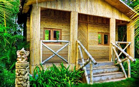 Desain dari rumah bambu yang sekarang banyak diminati oleh masyarakat modern adalah desain konsep rumah bambu yang mengadopsi gaya cina dan jepang, karena desainnya dianggap lebih menarik dan modern. Contoh Desain Rumah Bambu Ala Jepang Tradisional ...