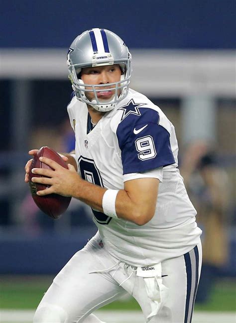 Cowboys Qb Tony Romo Putting Injury Woes Behind Him