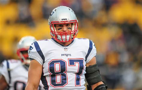 Gronk Out Patriots Tight End Retires The Seahawk