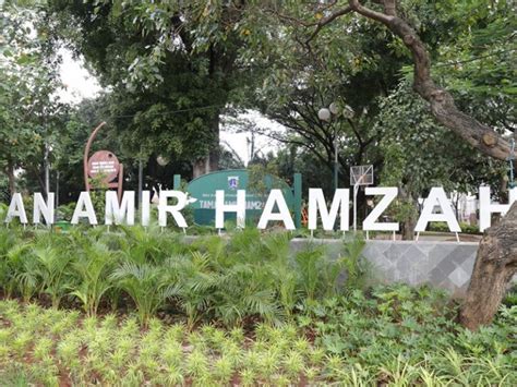 Di Taman Amir Hamzah