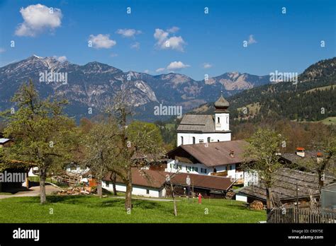Wamberg Dorf In Der Nähe Von Garmisch Partenkirchen St Anna Kirche