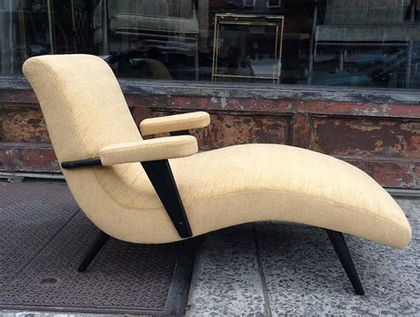 Mid Century Modern Lacquered Maple Upholstered Chaise Longue At 1stdibs