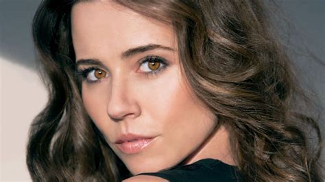 Linda Cardellini Wallpapers Images Photos Pictures Backgrounds