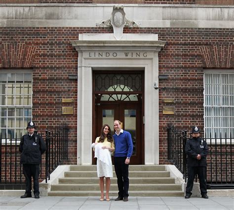 The First Glimpse Of Royal Babies On The Steps Of The Lindo Wing At St
