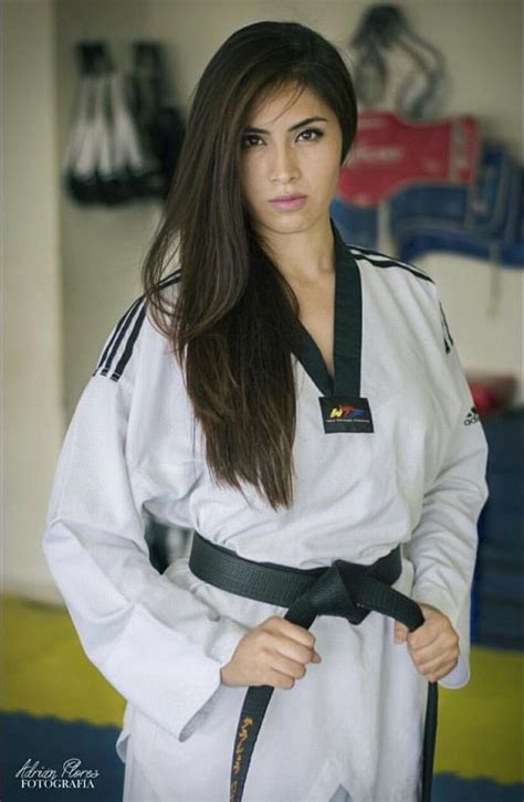 pin by chris creixell on 태권도 taekwondo martial arts girl female martial artists martial
