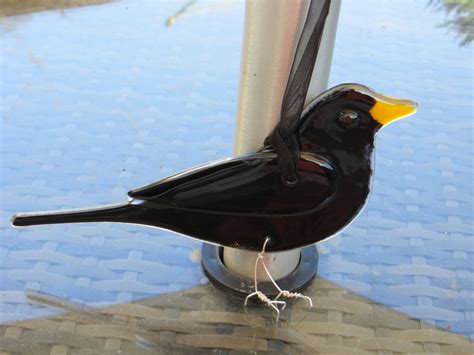 Blackbird Fused Glass Bird Made To Order Garden Birds Etsy Pájaros