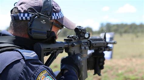 Nsw Police Get Military Style Machine Guns To Patrol Holiday