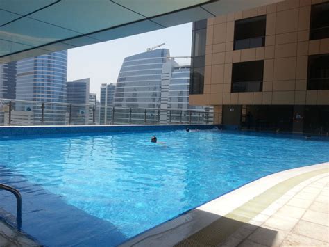 outdoorpool 8 te etage mercure hotel apartments dubai barsha heights dubai holidaycheck