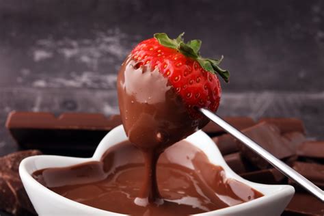 Celebrate Valentine S Day With Chocolate Fondue Farmers Almanac Plan Your Day Grow Your Life
