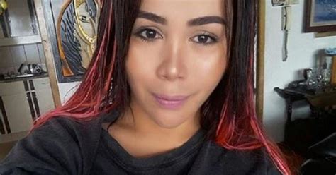 El video fue grabado en horas de la noche desde un edificio. La aparatosa caída por la que se burlan de Yina Calderón ...