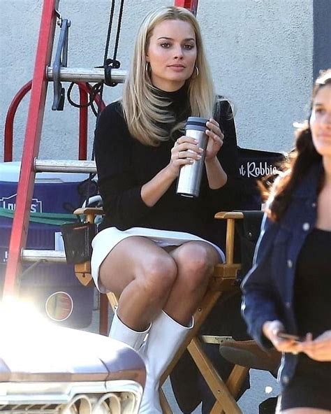 Margot Robbie 💞 On Instagram “new Margot On The Set Of ‘once Upon A Time In Hollywood’ 🎞 The