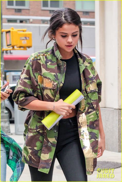 Selena Gomez Covers Up In Over Sized Camo Jacket Photo 3153052