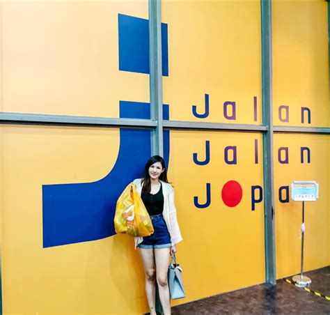 In indonesian and malay, jalan means road we are aiming for our company to be the road that connects other countries to japan. Fun of thrifting at Jalan Jalan Japan Outlet in KL - Jia ...