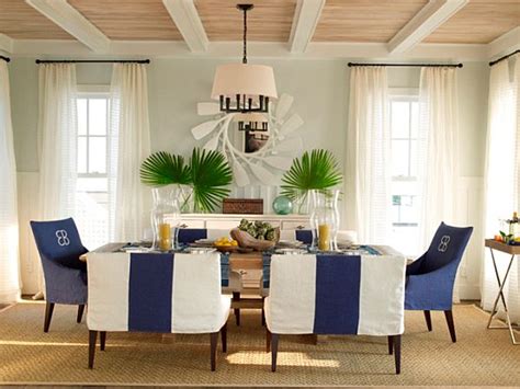 Bright And Inviting Beach House By Phoebe Howard