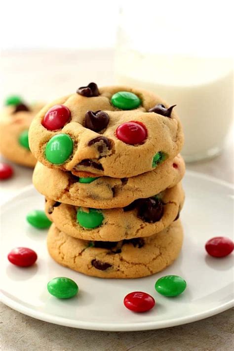 140 gr cake flour 1 tsp cocoa 1 tsp baking powder 70 gr unsalted butter 70 gr sugar 1 egg 100 gr chocolate * preheat the oven for 190°c and then reduce to 170°c. Soft and Chewy M&M Chocolate Chip Cookies - Crunchy Creamy ...