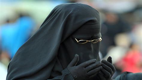 محكمة مصرية تصدر قرارها غداً بشأن حظر النقاب