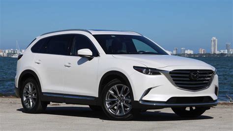 Every element of the interior space features exceptional design, superb craftsmanship and effortlessly. Mazda CX-9 - Elegant Car Rental