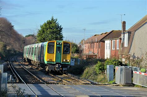 Angmering Station Level Crossing Electric Multiple Unit 31 Flickr