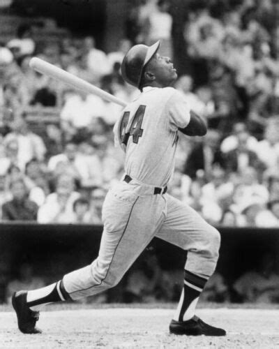 Hall Of Fame Legend Hank Aaron Home Run Swing Braves 8x10 Classic Ebay