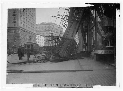 10 Of Nycs Worst Architectural Disasters And Accidents