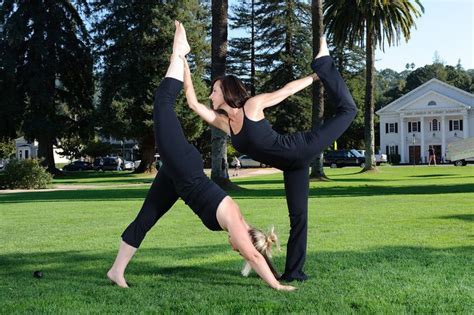 While couples yoga poses are a great way to bond, stretch, improve balance, and take great pictures, they're not the most effective way to advance your overall yoga practice. Cool Couple Yoga Pose | Yoga in Your Element | Pinterest ...
