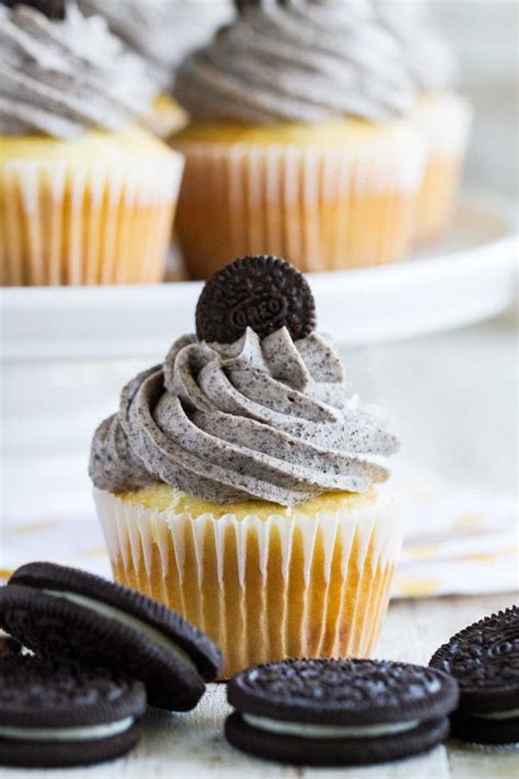 How to make creme filled hostess cupcakes. Cookies and Cream Cupcakes - Best Oreo Cupcakes - Taste ...