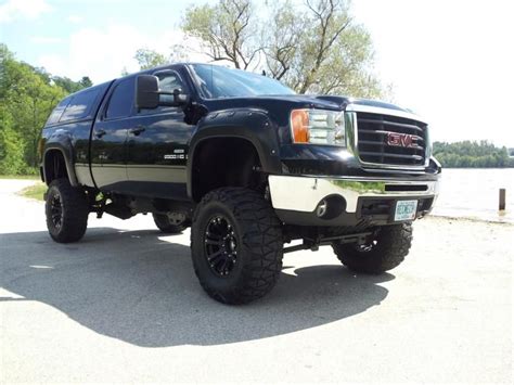 When it comes to hauling a truck camper, the payload rating of your truck is the most important number you need to know. lifted truck with camper shell - Google Search | Chevy ...