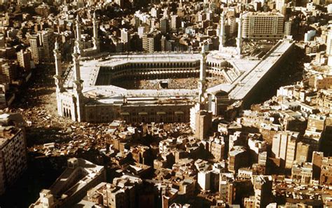 Get islamic prayer time in mecca. The man who dreams of old Mecca