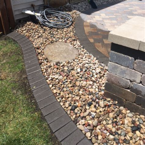 Brick Paver Edging Chicagoland Hardscapes By Design Pavers
