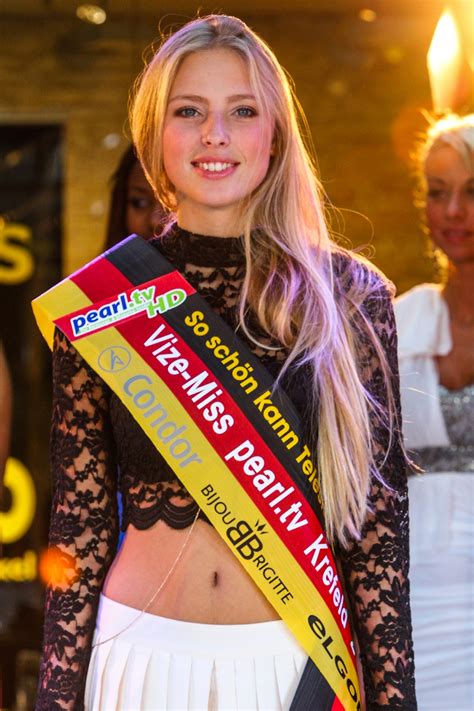 Schwanenmarkt Miss Wahl Zur Miss Krefeld Bild
