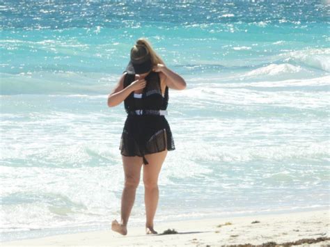 Frankie Essex In Abikini On The Beach In Tulum Gotceleb