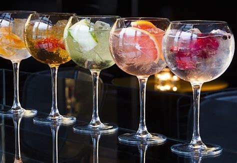 Gin originated as a medicinal liquor made by monks and alchemists across europe. Los 5 cosas que debes evitar al preparar un gin-tonic