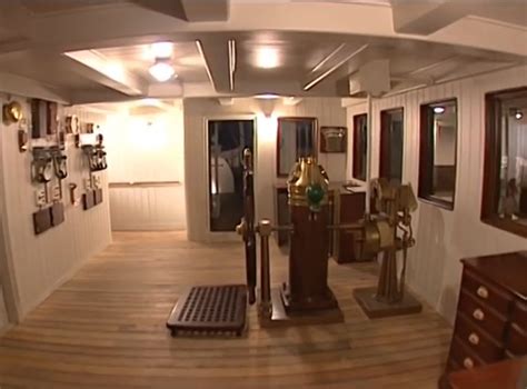 Terdapat banyak pilihan penyedia file pada halaman tersebut. Wheelhouse | Luxury mansions interior, Mansion interior ...