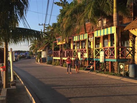 West End Village An Eclectic Beach Front Community Honduras Travel