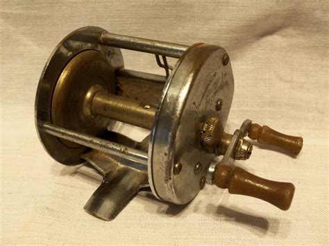 Vintage Collector Shakespeare Imperial Fishing Casting Reel Model