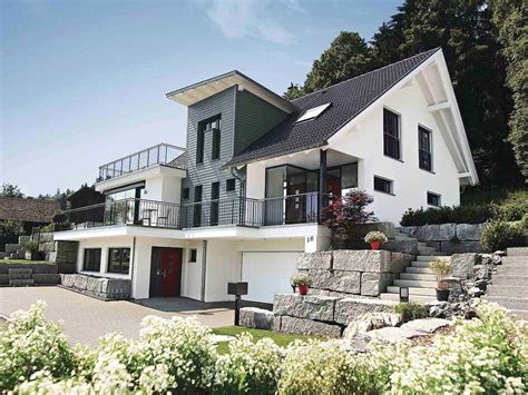Auf einem großzügigen grundstück errichtet, bietet das fertighaus mit 164,35 m² bzw. Einfamilienhaus mit Hanglage - WeberHaus | Musterhaus.net