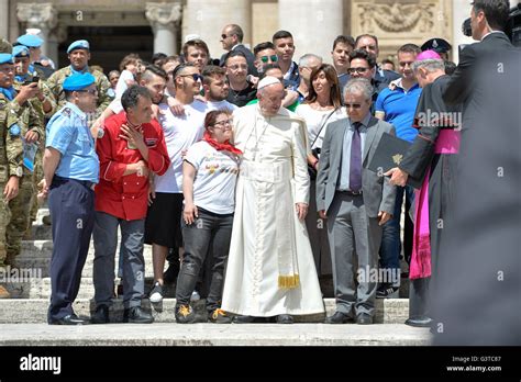 Pope Francis General Weekly Audience Hi Res Stock Photography And