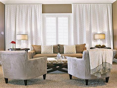 For large picture windows, the right application of picture window curtains and window treatments can bring a room together with style and class. 20 Beautiful Window Treatment Ideas