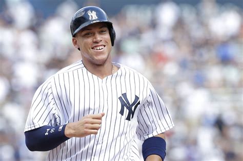 Aaron Judge's magical season capped with Rookie of the Year