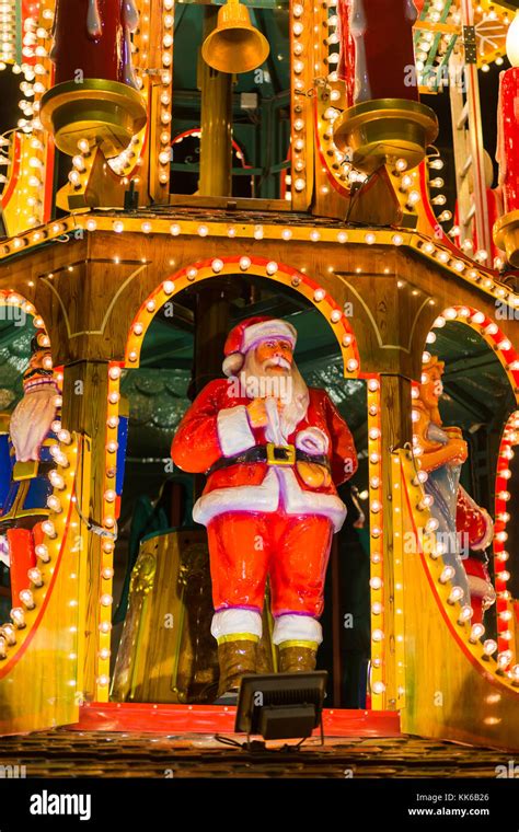 Father Christmas Street Uk Hi Res Stock Photography And Images Alamy