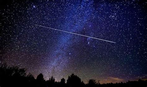 Meteor Shower This Week How To Watch The Beautiful Draconids Shower
