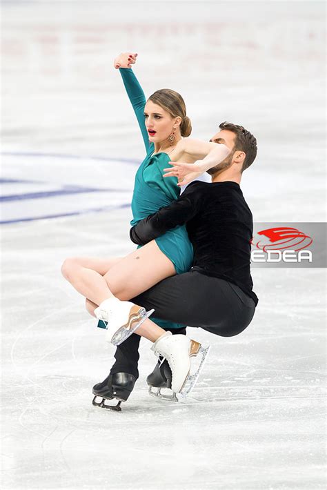 Papadakis Why Nip Slip Figure Skater Gabriella Papadakis Couldn T Stop To Fix Costume After