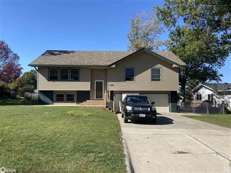 1703 Rainbow Dr Marshalltown Ia 50158