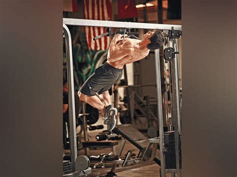 How To Do An Arched Back Pullup Pull From The Upper Body—most Pulling Moves Involve Only One