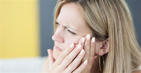Bad Wisdom Tooth Sore Throat On One Side May Be A Symptom Find Local